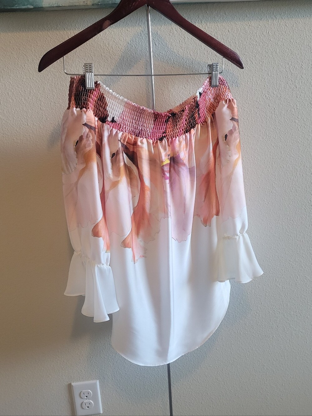 BISOU BISOU Off-Shoulder Floral Cascade Women’s Top - Pink/White